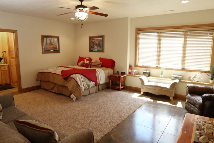 Room 11 of 32