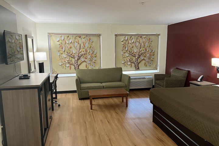 Room 23 of 38