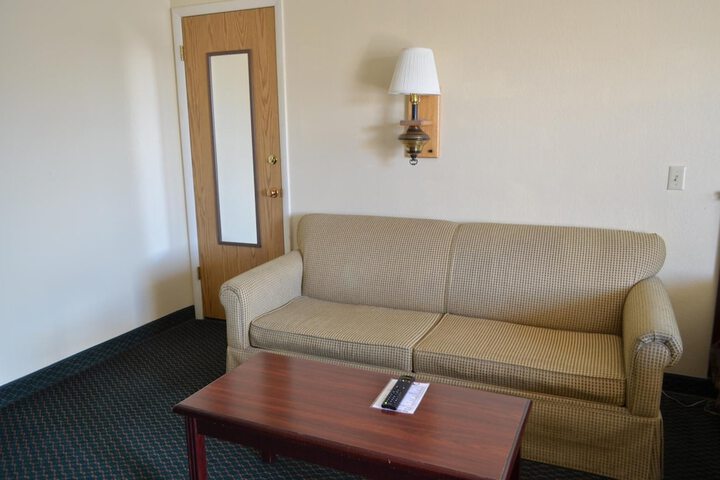 Room 27 of 36