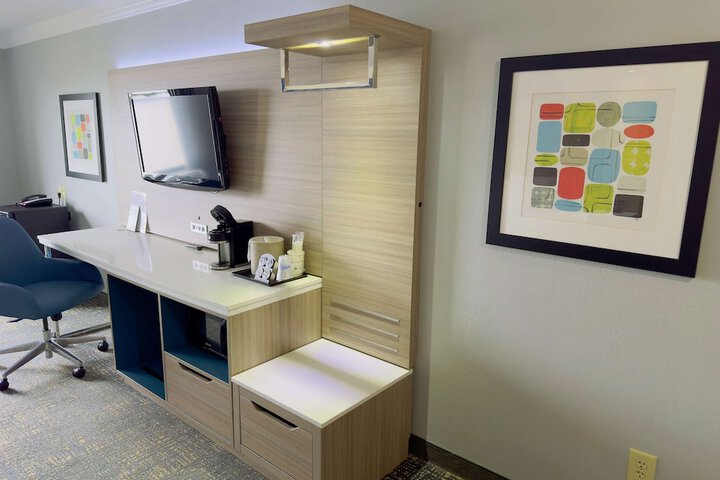 Room 18 of 33