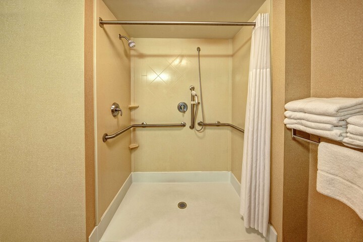 Room 17 of 41