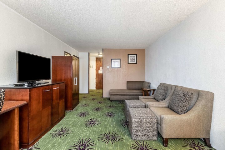 Room 15 of 36