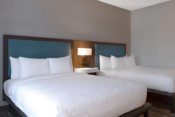 Room 34 of 47