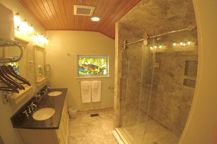 Room 25 of 53