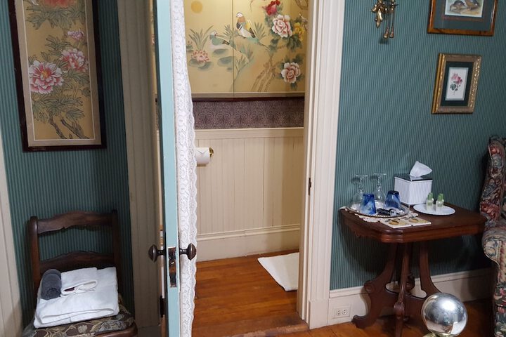 Room 11 of 51