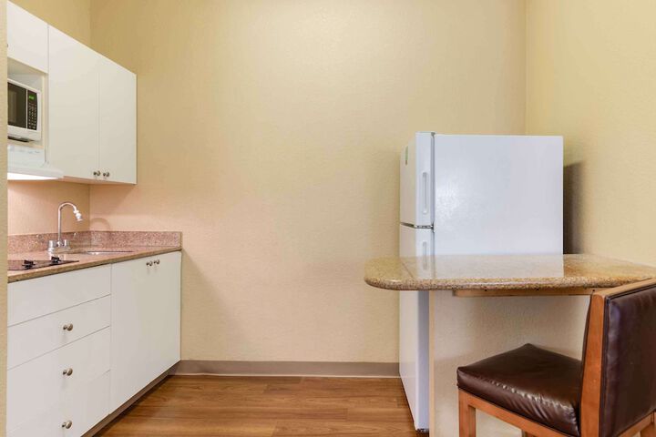 Room 15 of 28