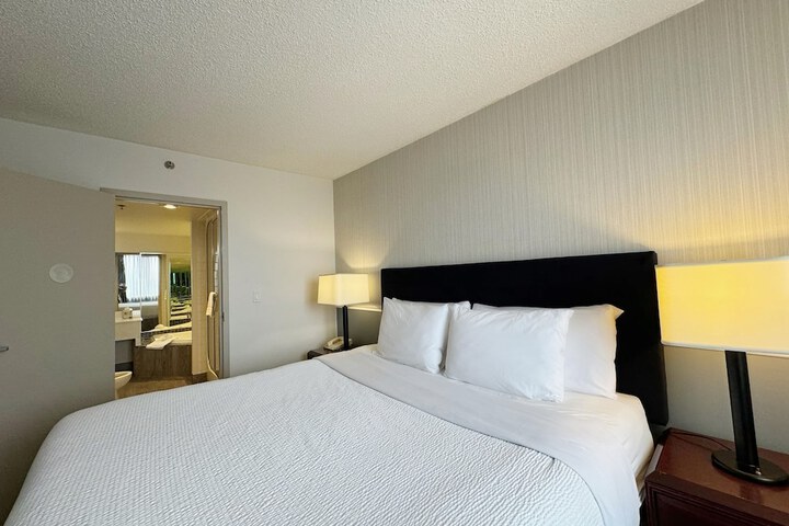 Room 54 of 84