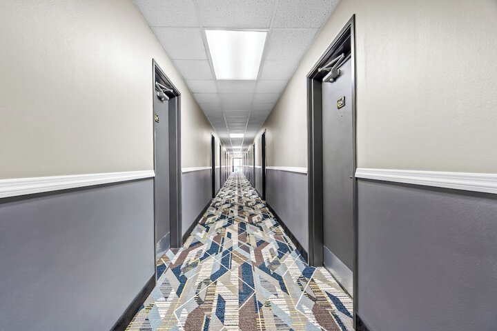 Super 8 by Wyndham Farmington