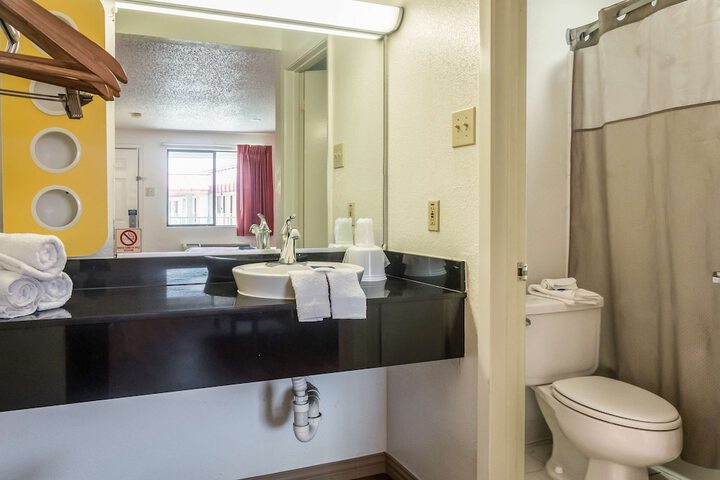 Room 21 of 31