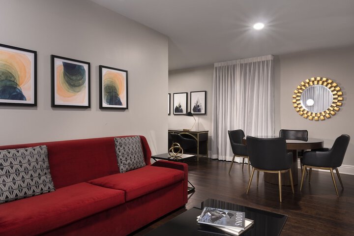 Room 17 of 40