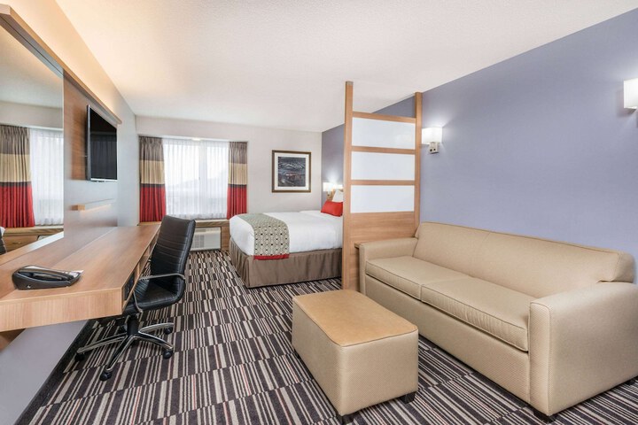 Room 15 of 25