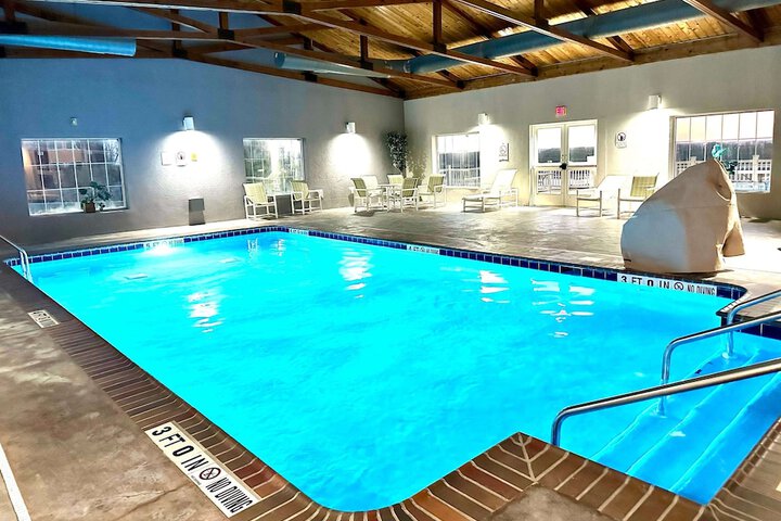 Microtel Inn & Suites by Wyndham Quincy Downtown / River Area