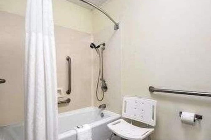 Room 15 of 22