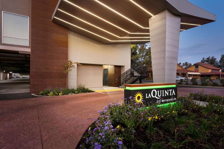 La Quinta Inn & Suites by Wyndham Clovis CA