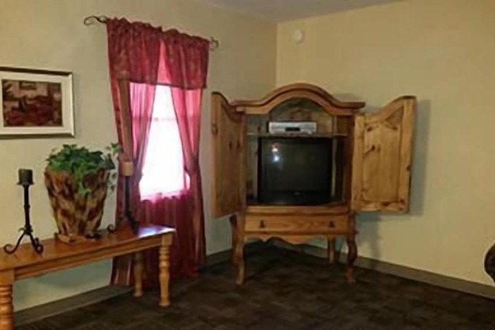 Room 10 of 26