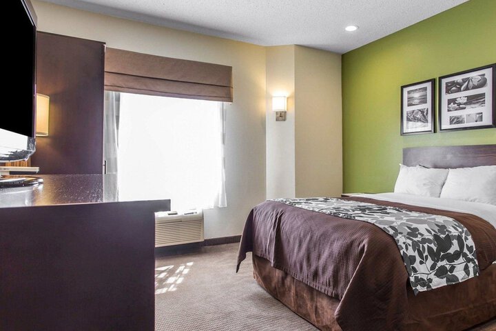 Room 26 of 40