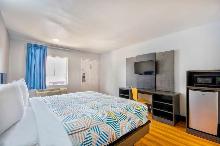 Room 17 of 26