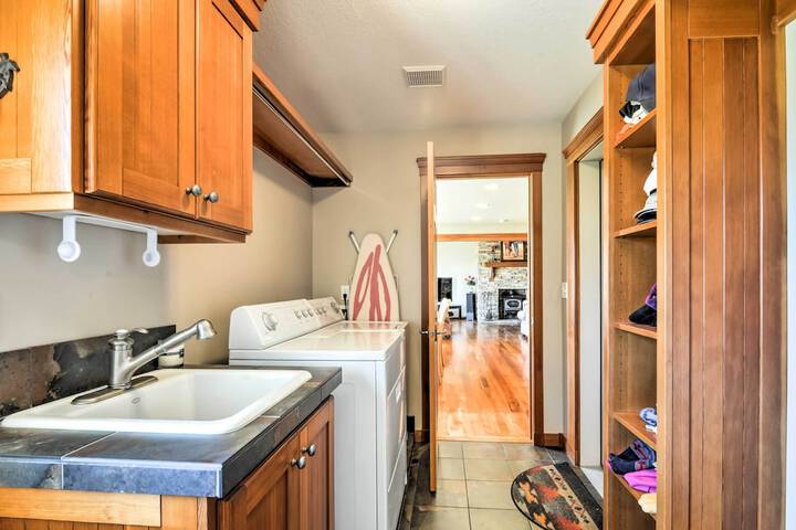 Custom Home w / Decks in Boulder! Gateway to Parks!