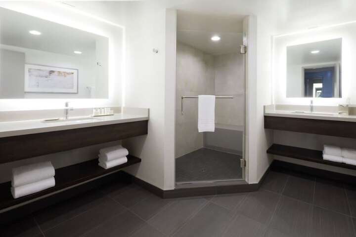 Silver Legacy Reno- a Caesars Rewards Destination