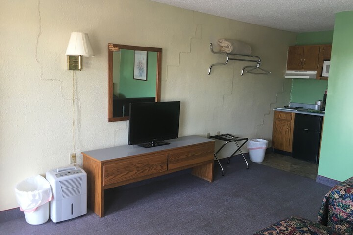 Room 18 of 34