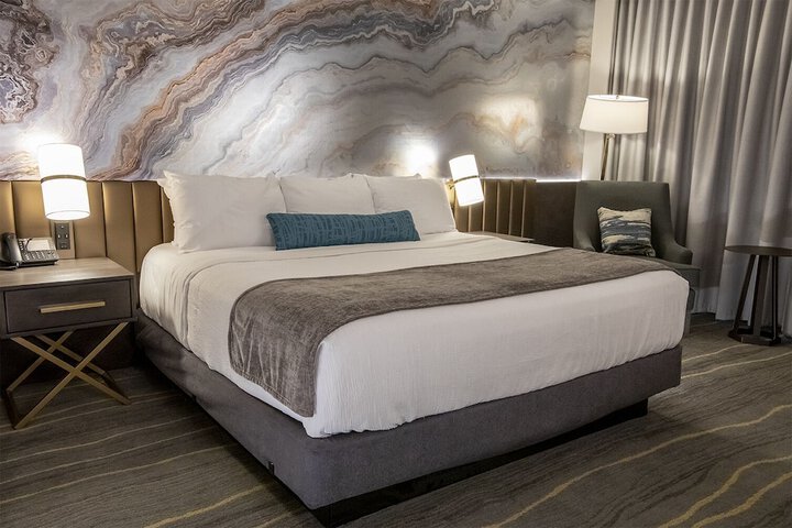 Room 4 of 32