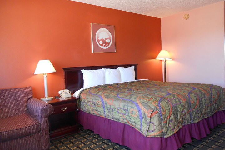 Room 22 of 27