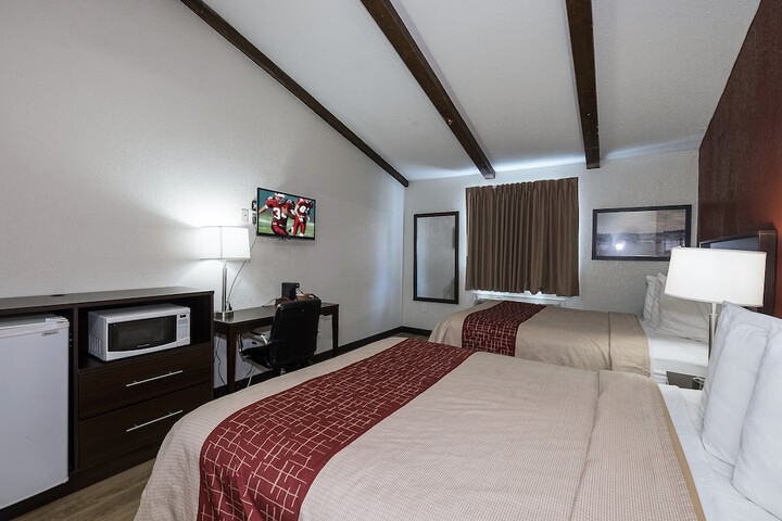 Room 28 of 33