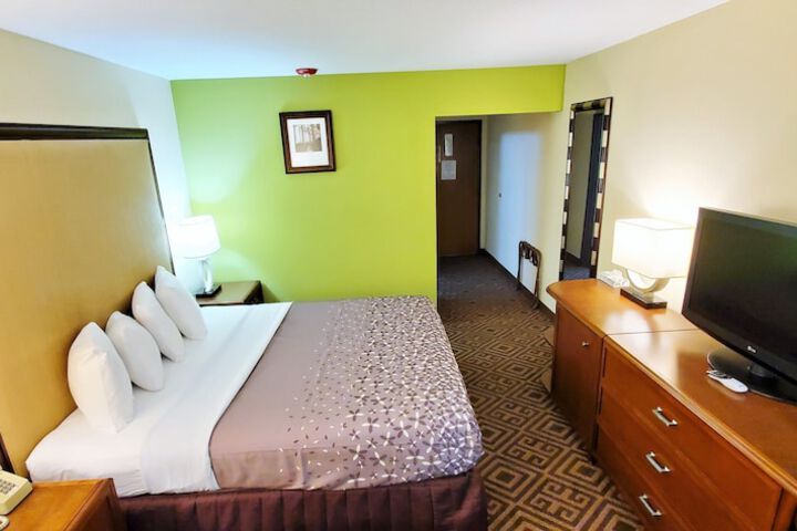 Room 10 of 42