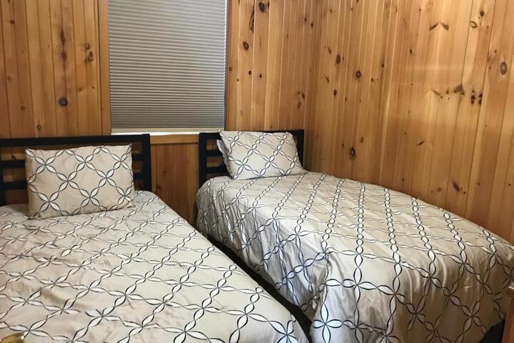 Merland Park Cottages and Motel