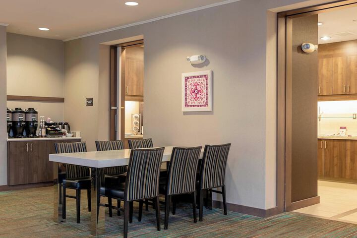 Residence Inn Akron South / Green