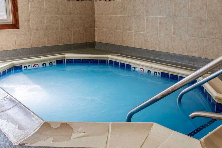 Comfort Suites Benton Harbor - St. Joseph