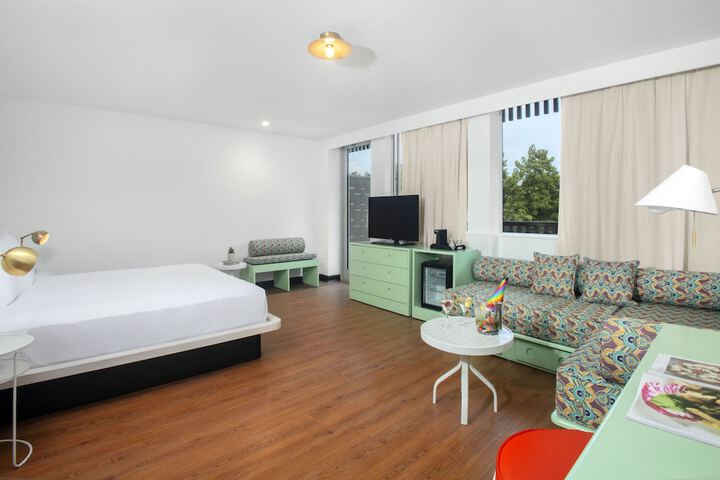 Room 25 of 47
