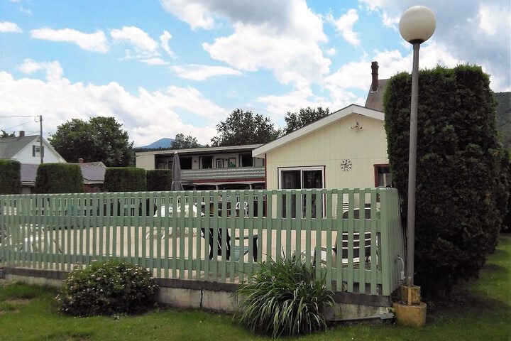 Northern Peaks Motor Inn