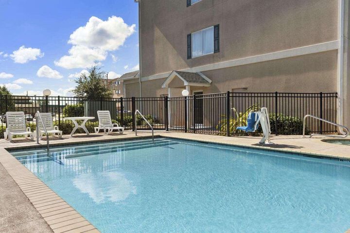 Country Inn & Suites by Radisson Saraland, AL