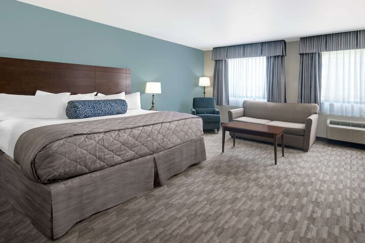 Room 11 of 24