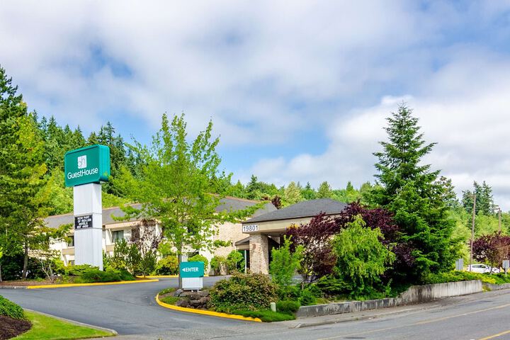 GuestHouse Inn & Suites Hotel Poulsbo