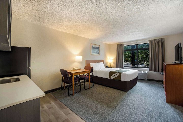 Room 18 of 33
