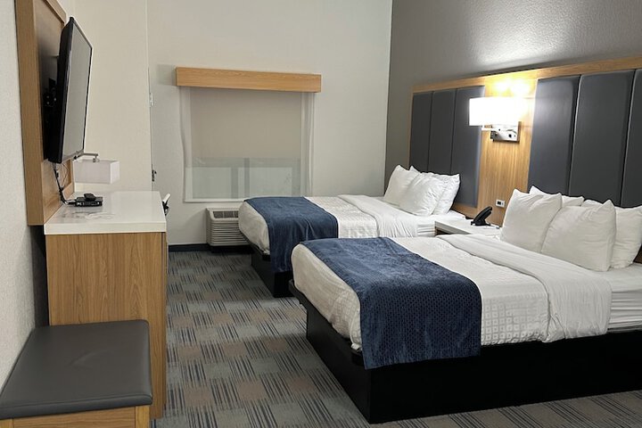 La Quinta Inn & Suites by Wyndham Coralville Iowa City