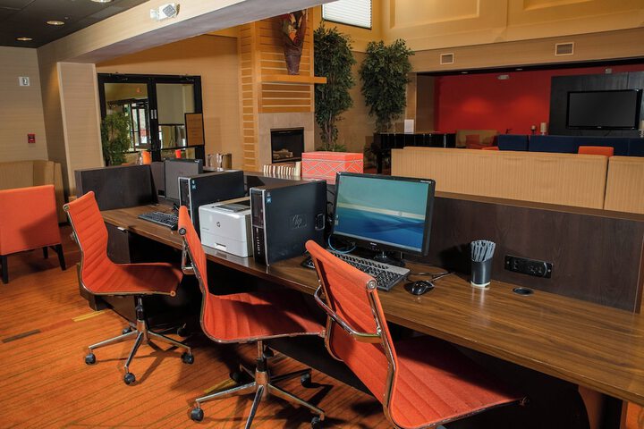 Courtyard by Marriott Erie