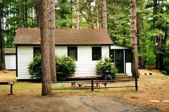 The Elms Waterfront Cottages