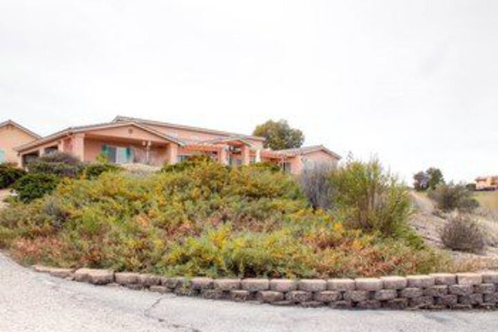 Paso City View 3 Br Home by RedAwning