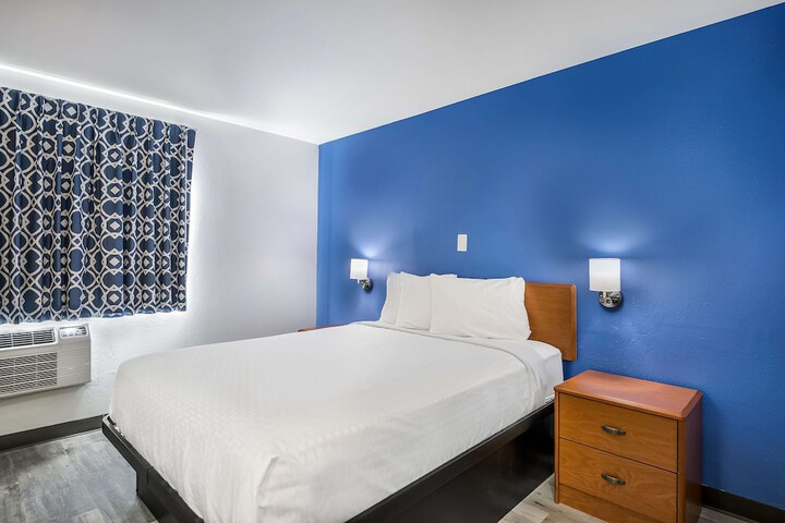 Room 21 of 32
