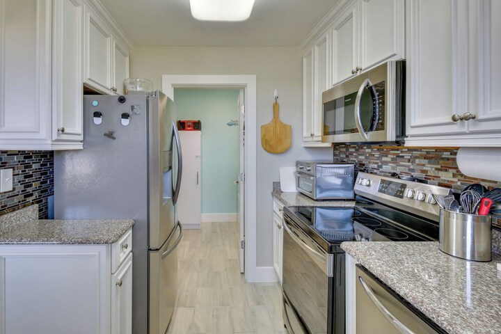 Riverfront Port Orange Home w / Dock & Slip!