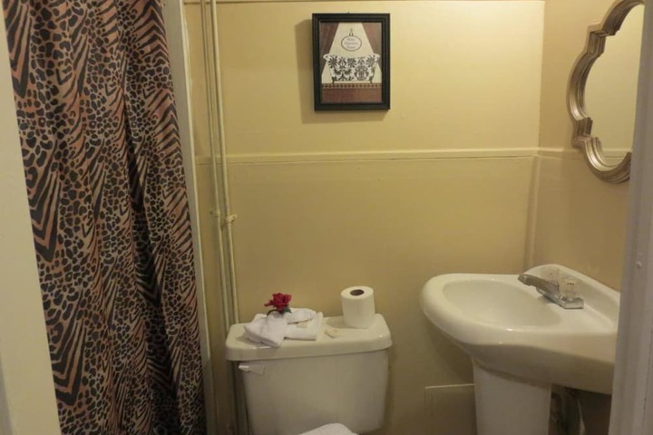 Room 15 of 38