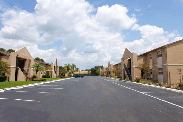 Super 8 by Wyndham Kissimmee