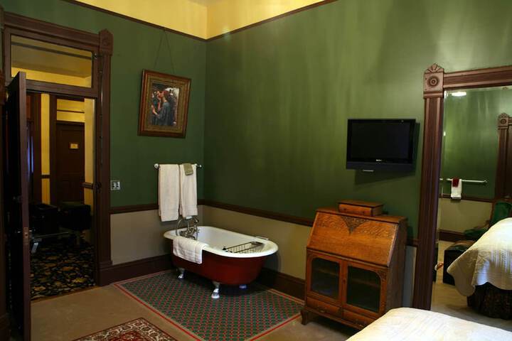Room 29 of 39
