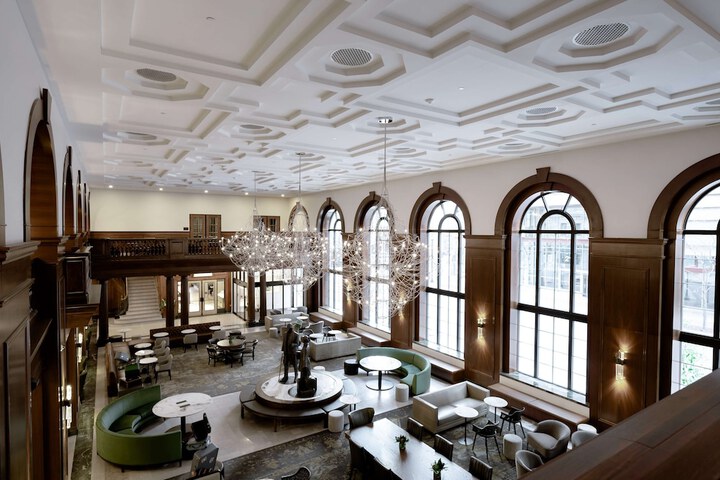 Hotel Fort Des Moines Curio Collection by Hilton
