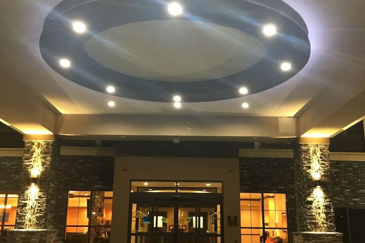 Comfort Inn & Suites Moore - Oklahoma City