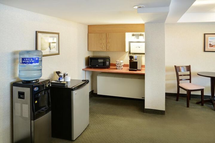 Greenwood Inn & Suites