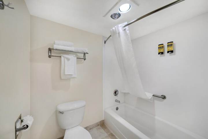 Best Western Plus Northwoods Inn